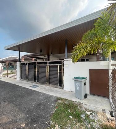 Sungai Udang Homestay 4 bilik dengan 2 loteng atas