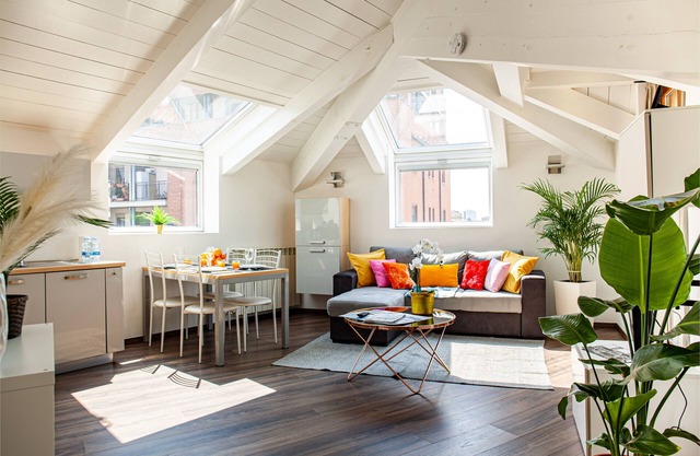 Sunlit /sunlit with large terrace