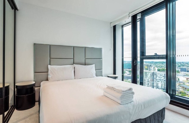 Sunny 1 bedroom Apartment with Infinity Pool