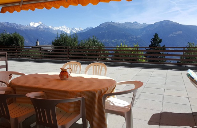 Sunny 2 bedroom apartment with large terrace, stunning views & indoor pool
