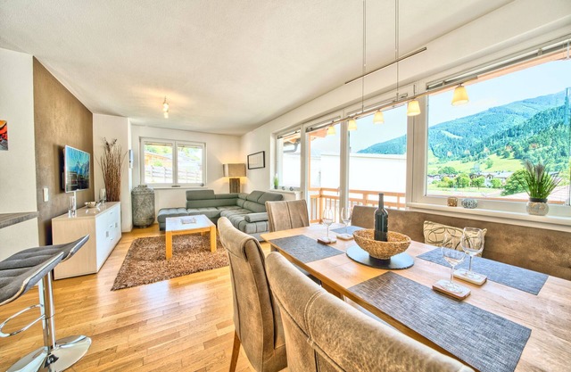 Sunny 2-bedroom apartment in a great location