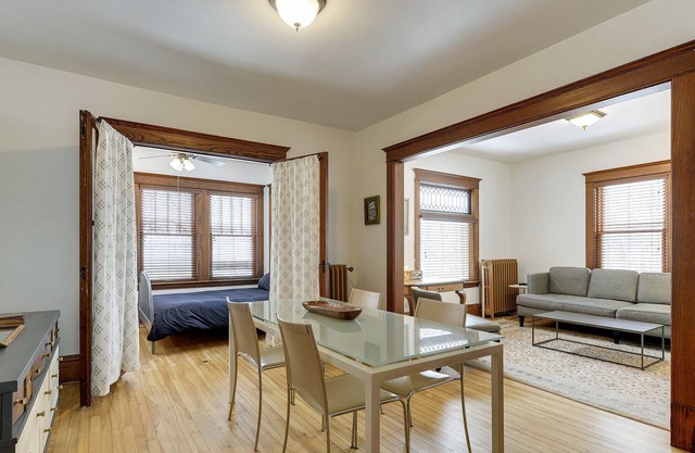 Sunny 2 bedroom roost