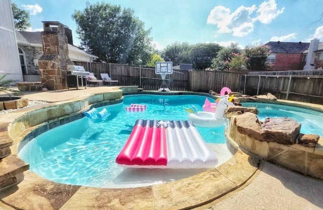 Sunny Allen Stay 4BR/2BA Sparkling Pool + Grill