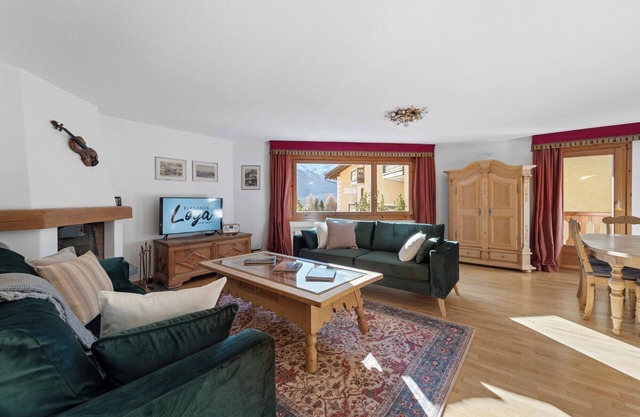 Sunny and spacious 3½-room apartment on the first floor, 110m2, south facing wit