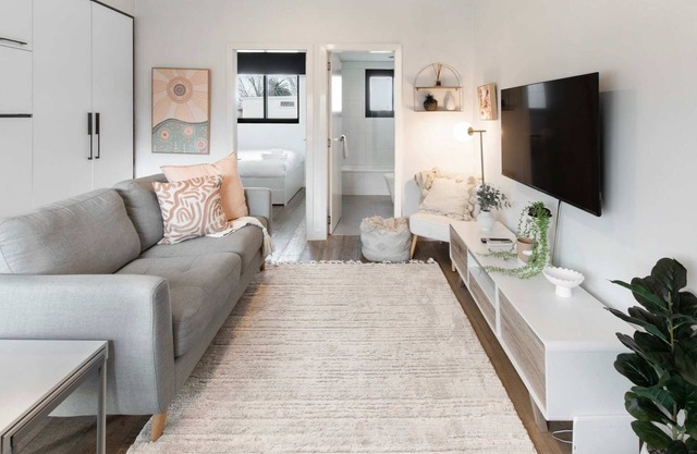 Sunny and Stylish One Bedroom Apartment