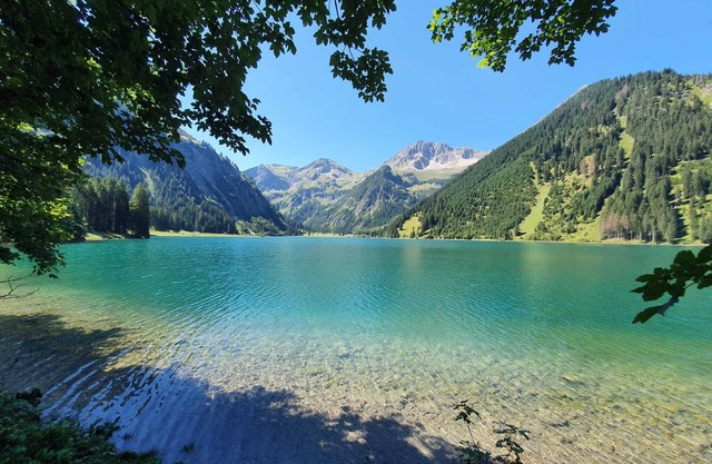 Sunny apartment, 2 bedrooms, 2 WC, WLAN, balcony, indoor pool, sauna, ski lift, cross-country ski trail
