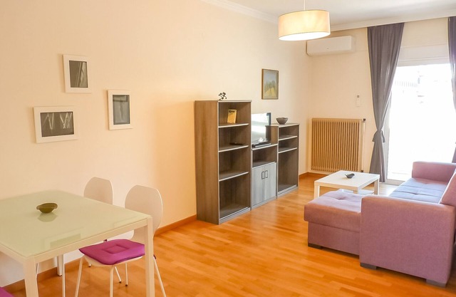 ★ Sunny city center apartment ★ Walk everywhere ★ 6min from old market of Chania