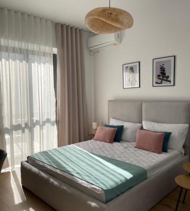 Sunny City Center Apartment