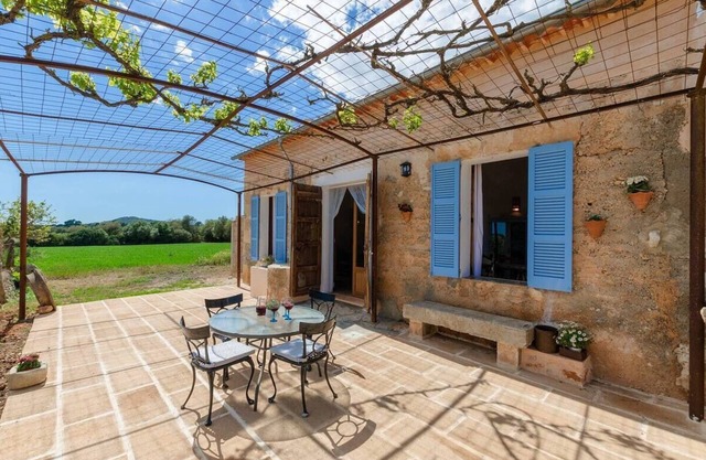 Sunny country house Son Julia with pool in Porreras