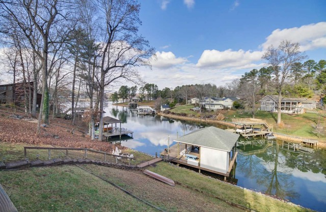 "Sunny Days"-Relaxation for All! Wifi-4 HDTVs-Open/Cov Dock-Game Rm-Linens Incl