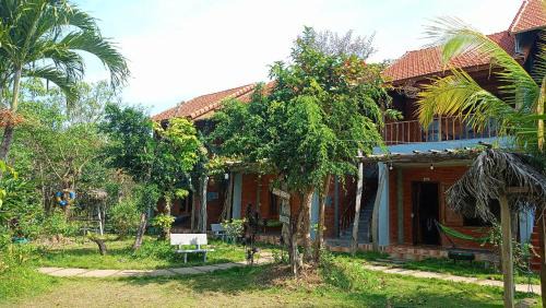Sunny Eco Lodge