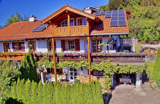 Sunny, family friendly, top location for hikers and skiers