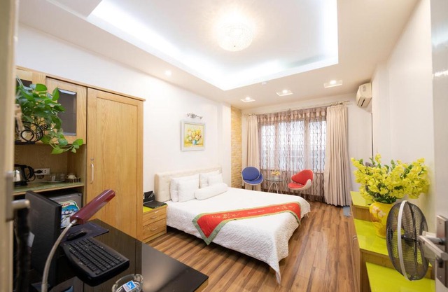 Sunny Hotel