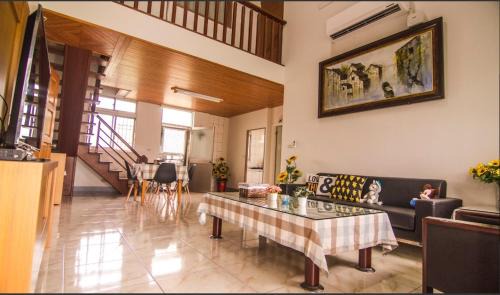 Sunny House I