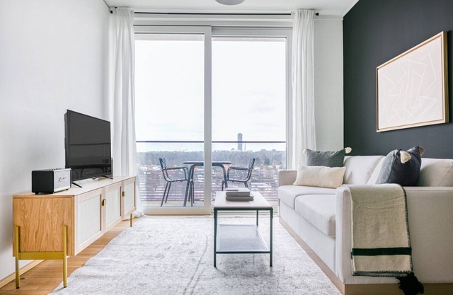 Sunny Landstraße 1BR w/Pool & Roof Lounge, near Metro U3, by Blueground