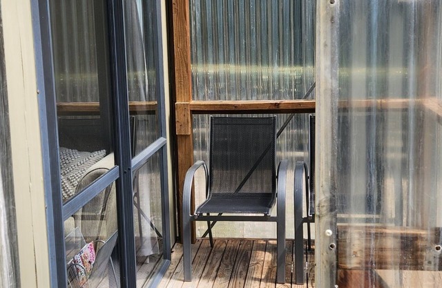 Sunny, peaceful, cute, cottage only 10 mins to Taupo CBD, Kinloch/Lakefront
