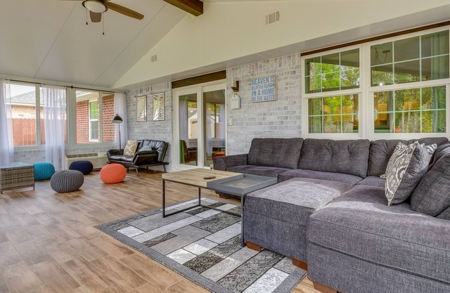 Sunny Pensacola Home w/Fire Pit & Gas Grill!