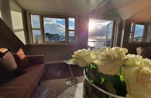 Sunny penthouse right in the center of Ålesund