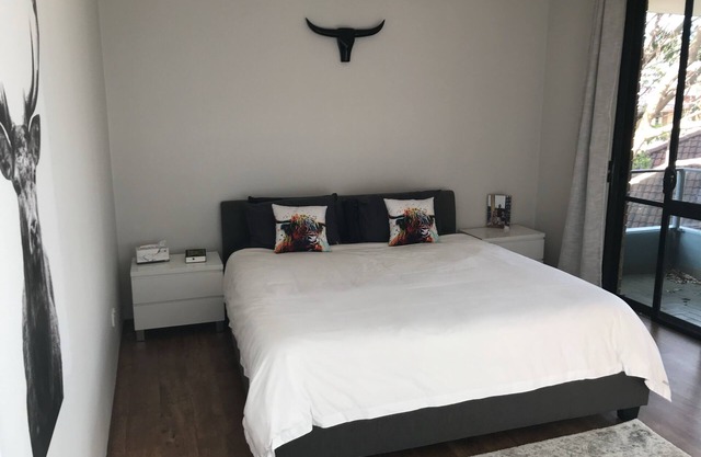 Sunny Quiet Executive/Family Apartment on Manly's Eastern Hill
