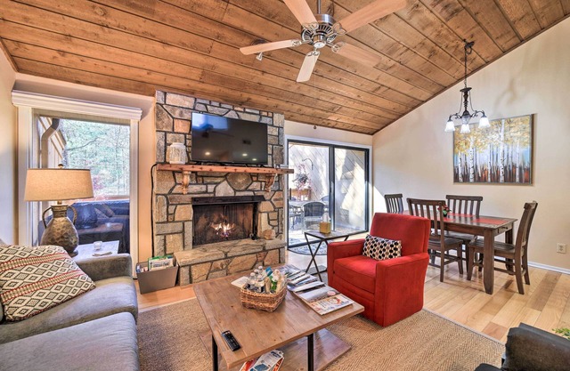 Sunny Sapphire Townhome w/Resort Amenities!
