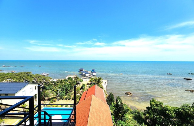Sunny Shore Resort