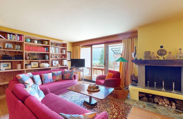 Sunny south facing 4½-roomed apartment on the first floor, ca.
