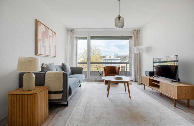 Sunny St. Johann 3 Room w/Storage, nr local market, by Blueground