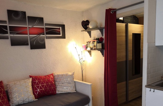 Sunny studio at the foot of the slopes on the balcony of Leman