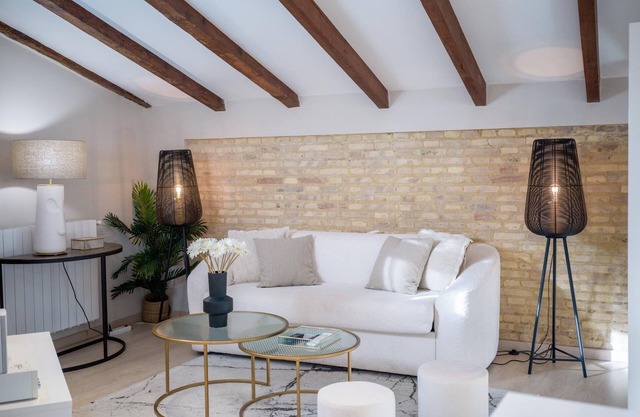 Sunny studio Loft, 2 to 4 pax Terrace Old City