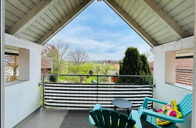 Sunny vacation apartment with balcony near Augsburg