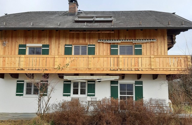 Sunny vacation apartment with fantastic mountain views