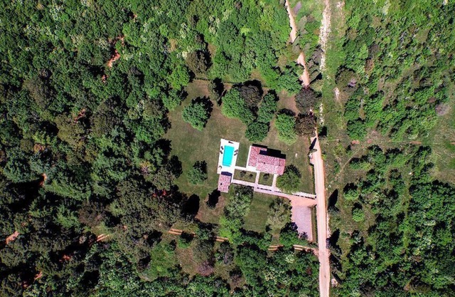 Sunny villa with private pool only 2 km to the beach