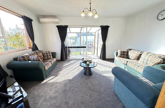 Sunny & Warm Fully Furnished 3 Bedroom House