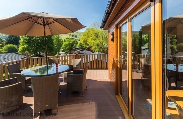 SUNNYBANK LODGE, family friendly, with a garden in Windermere