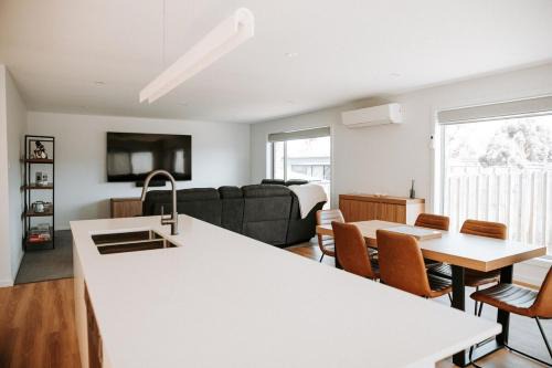 Sunnybank Sea & Stay