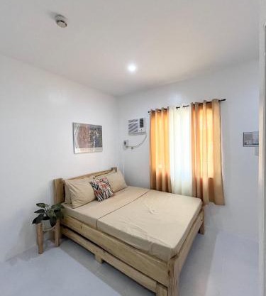 Sunnydale Apartelle -Room Accommodation near Calatagan Beach Resorts
