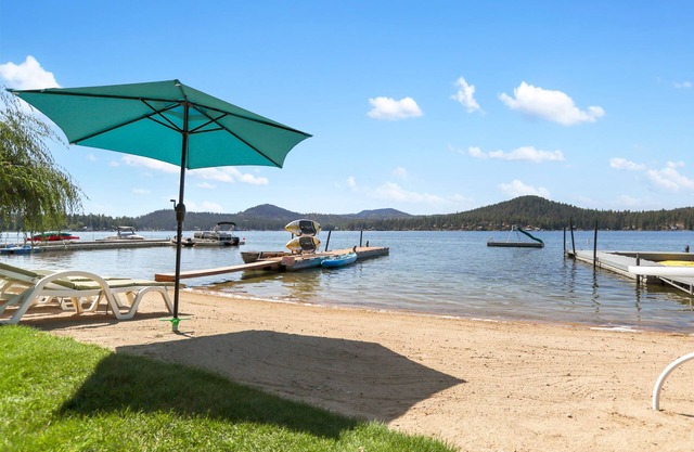 Sunnyside Beach Retreat-a great place to build memories