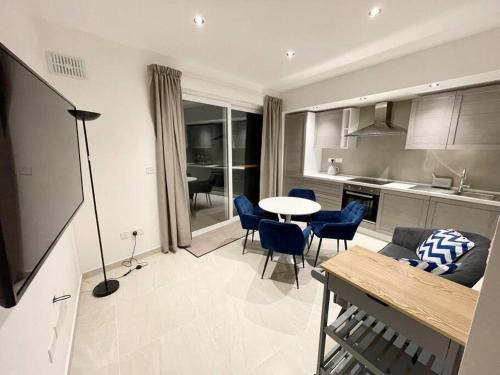 Sunnyside Penthouse