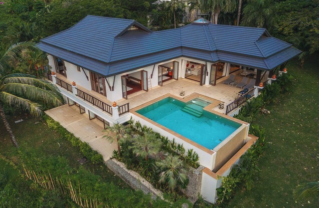 Sunrise 7BR Luxe Villa Sea View V151