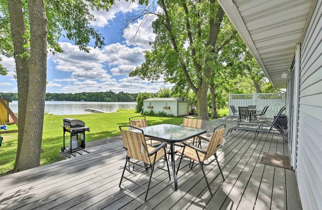 ‘Sunrise Bay’ w/Lake Access: Families Welcome!
