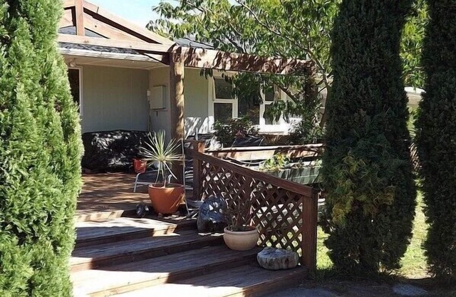 Sunrise Beach House - Rarangi Holiday House