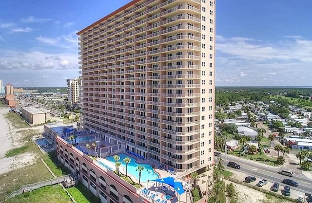 SUNRISE BEACH 2105, 2 BED 2 BA. balcony hOt TUB PoolS!