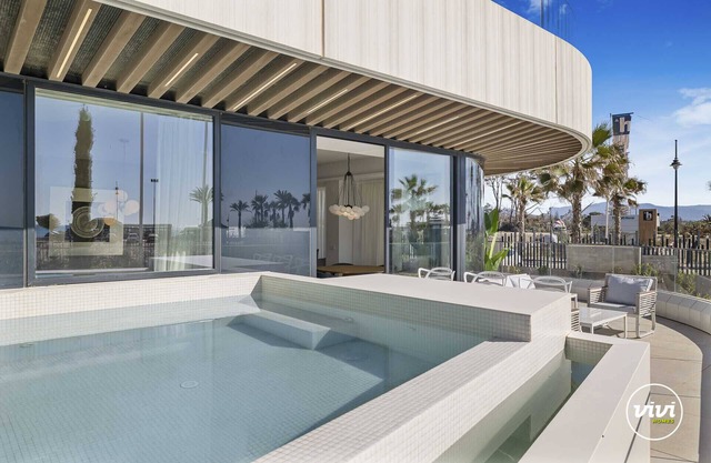 Sunrise | Beachfront apartment in Torremolinos