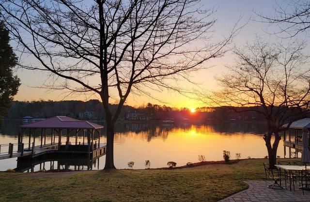 Sunrise Cabin on Lake Norman