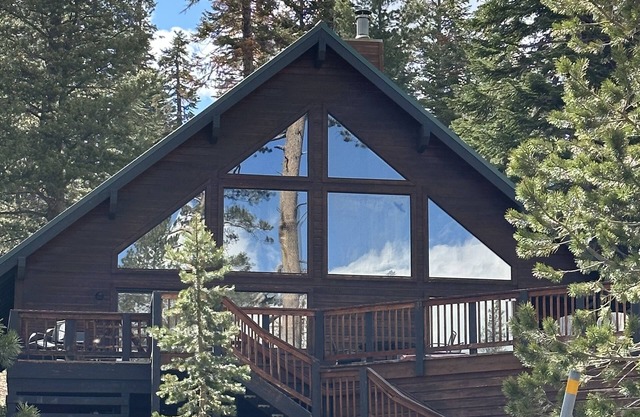 Sunrise Kirkwood Chalet with Red Cliffs View