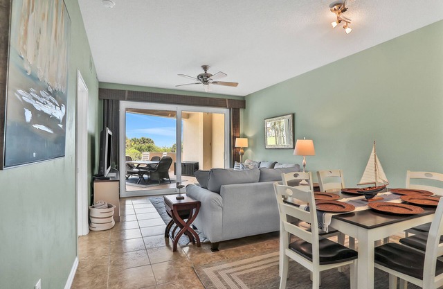 Sunrise Retreat-Oceanfront Condo/Ocean views from MBR, Living Room, & HUGE Patio