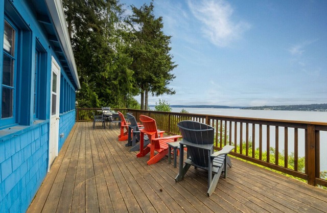 Sunrise View Waterfront Cabin