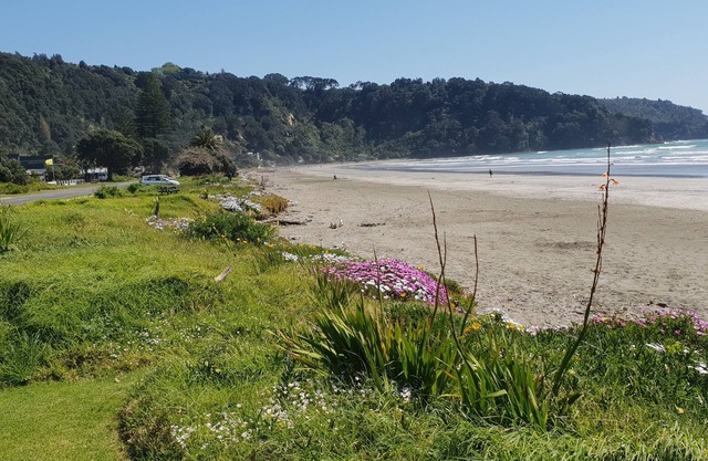 Sunseeker Apartment 1 minute walk to Ohope Beach