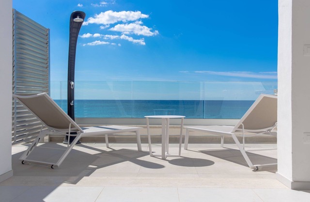 Sunset 194 beachfront