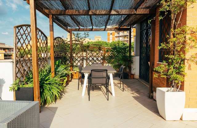 Sunset Apartment - One Bedroom Apartment, Sleeps 3